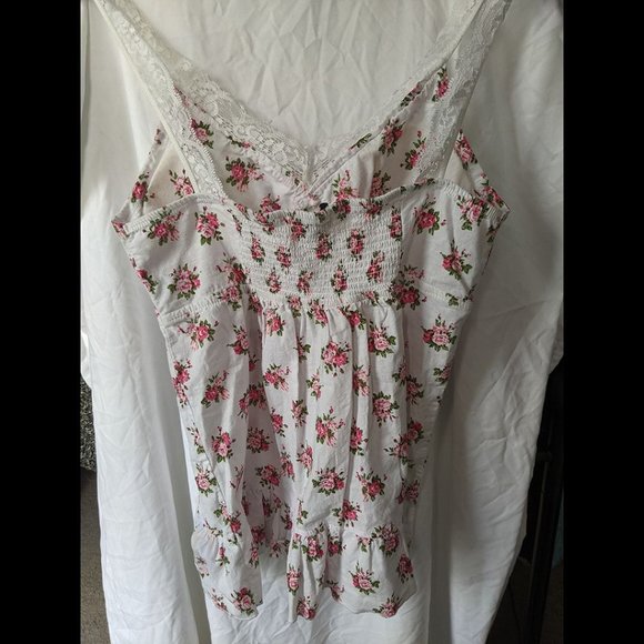 L.E.I White Floral Tank Top Size Small - Picture 6 of 7